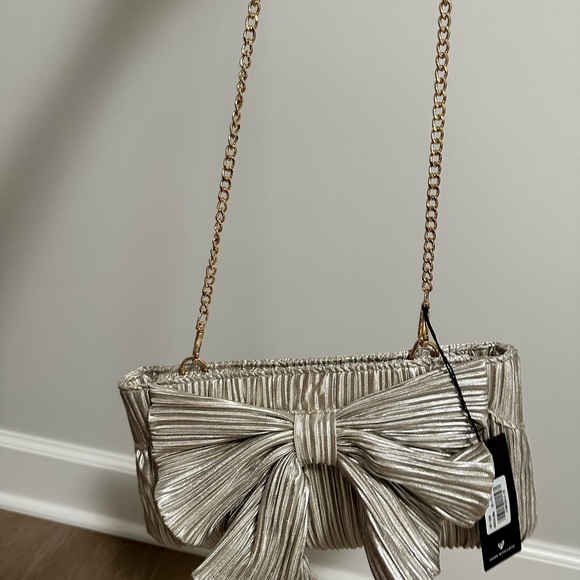 Lulus Light Gold Metallic Clutch - Picture 10 of 16